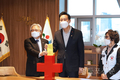 오세훈 시장, 적십자 특별회비 전달로 시민의 기부 참여 독려