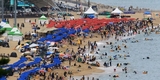붐비는 속초해수욕장