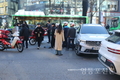 [속보] 영등포구청사거리서 승용차와 오토바이 추돌