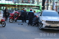 [속보] 영등포구청사거리서 승용차와 오토바이 추돌