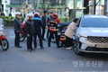 [속보] 영등포구청사거리서 승용차와 오토바이 추돌